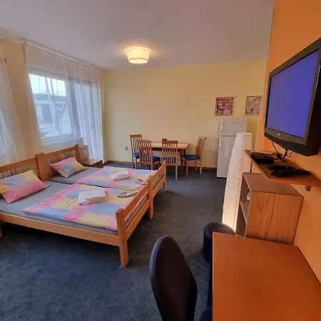 Spirit Hostel And Apartments Belgrado Esterno foto