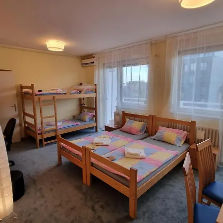 Spirit Hostel And Apartments Belgrado Esterno foto