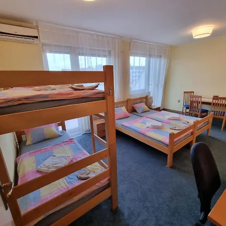 Spirit Hostel And Apartments Belgrado Esterno foto