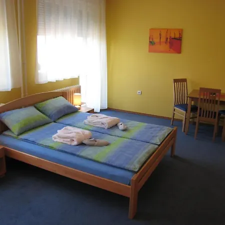 Spirit Hostel And Apartments Belgrado Esterno foto