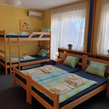 Spirit Hostel And Apartments Belgrado Esterno foto