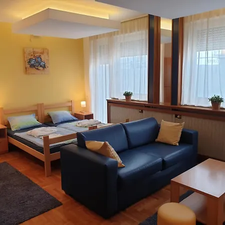Spirit Hostel And Apartments Belgrado Esterno foto