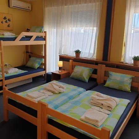 Spirit Hostel And Apartments Belgrado Esterno foto