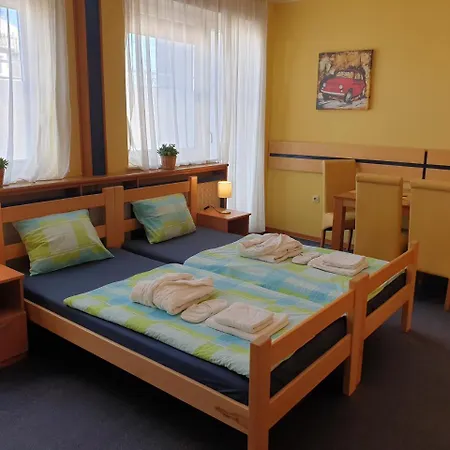 Spirit Hostel And Apartments Belgrado Esterno foto