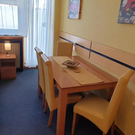Spirit Hostel And Apartments Belgrado Esterno foto