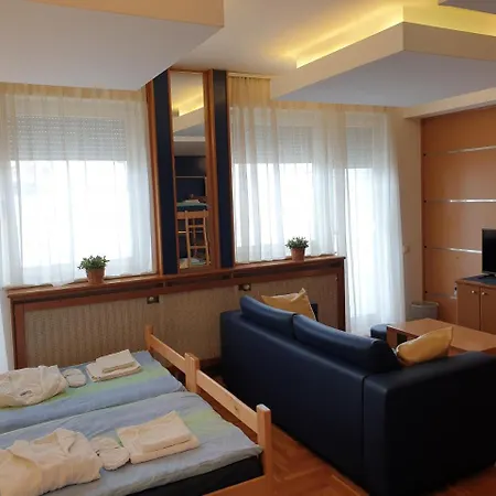 Spirit Hostel And Apartments Belgrado Esterno foto